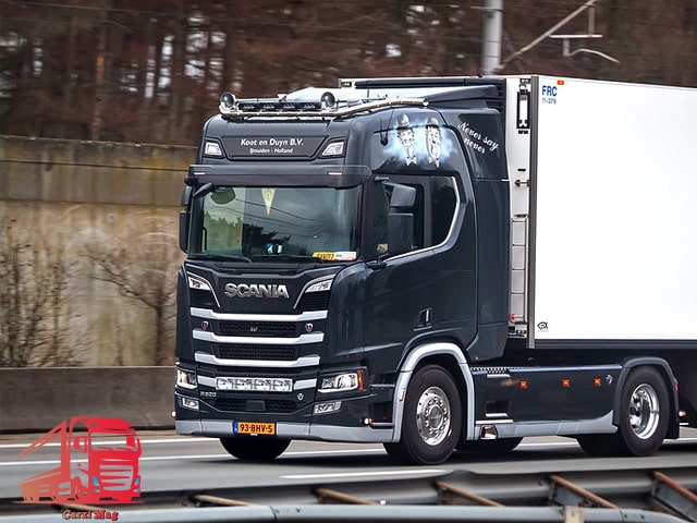 scania black